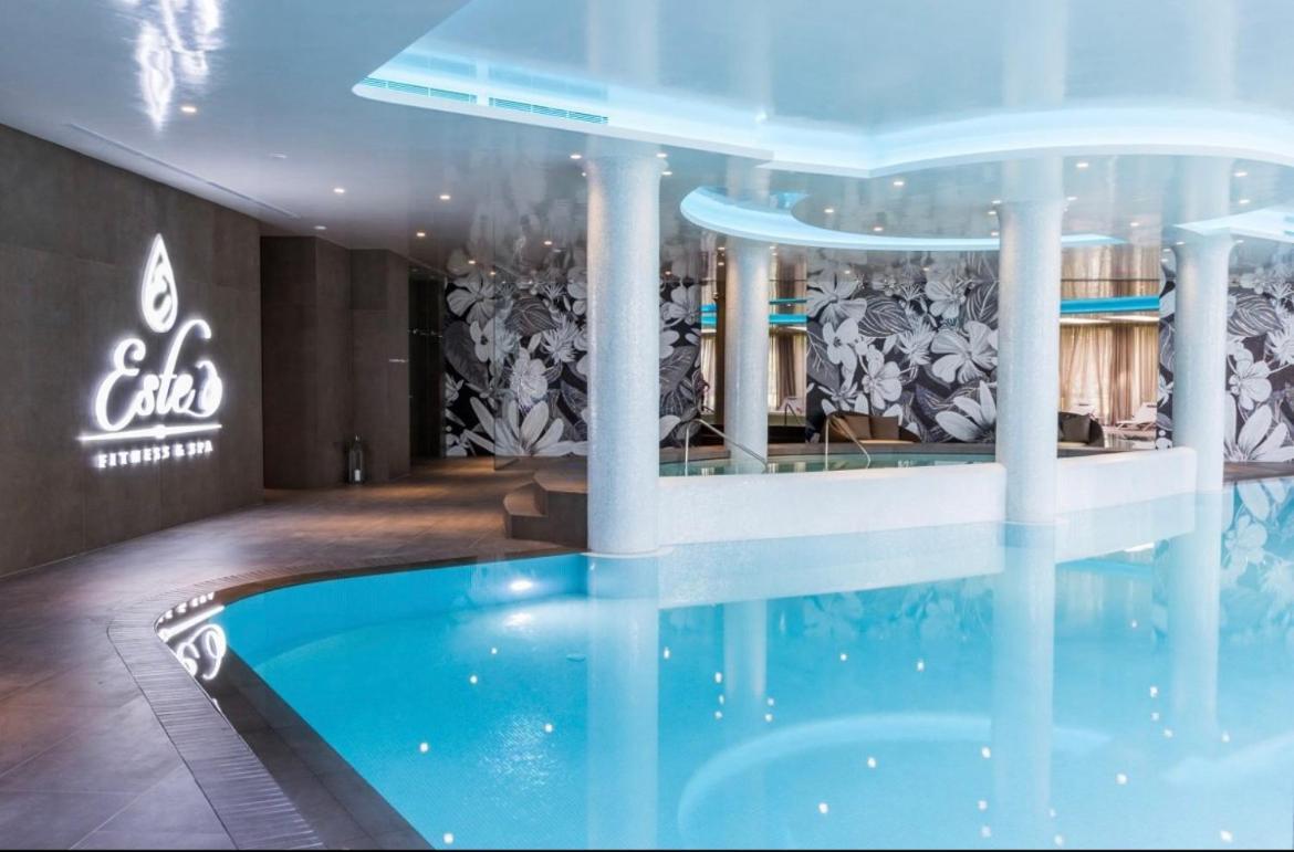 Luxury Gated *